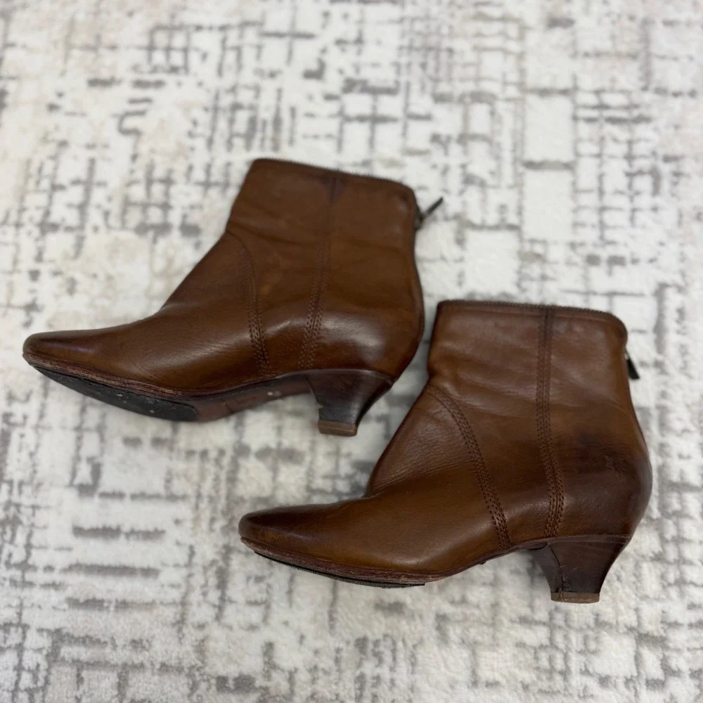 Frye Steffi Zip Short/Ankle Cognac Brown Leather Boots/Bootie Sz 6M